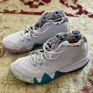 Men’s Nike Kyrie 4 90’s